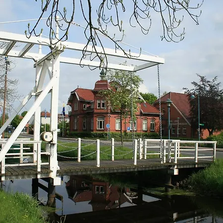 Sara's Rosenhof Bed & Breakfast Rhauderfehn